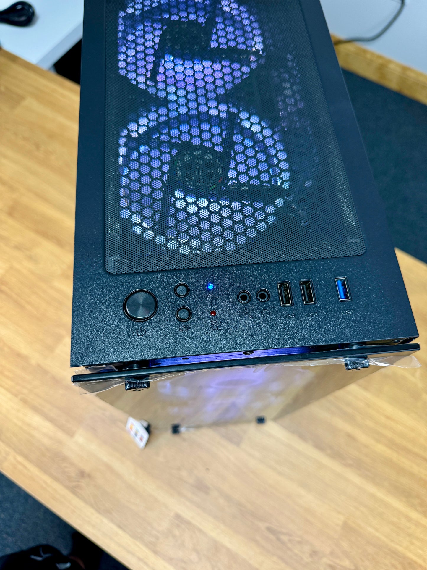 Intel i7 4790 + RX 580 8GB