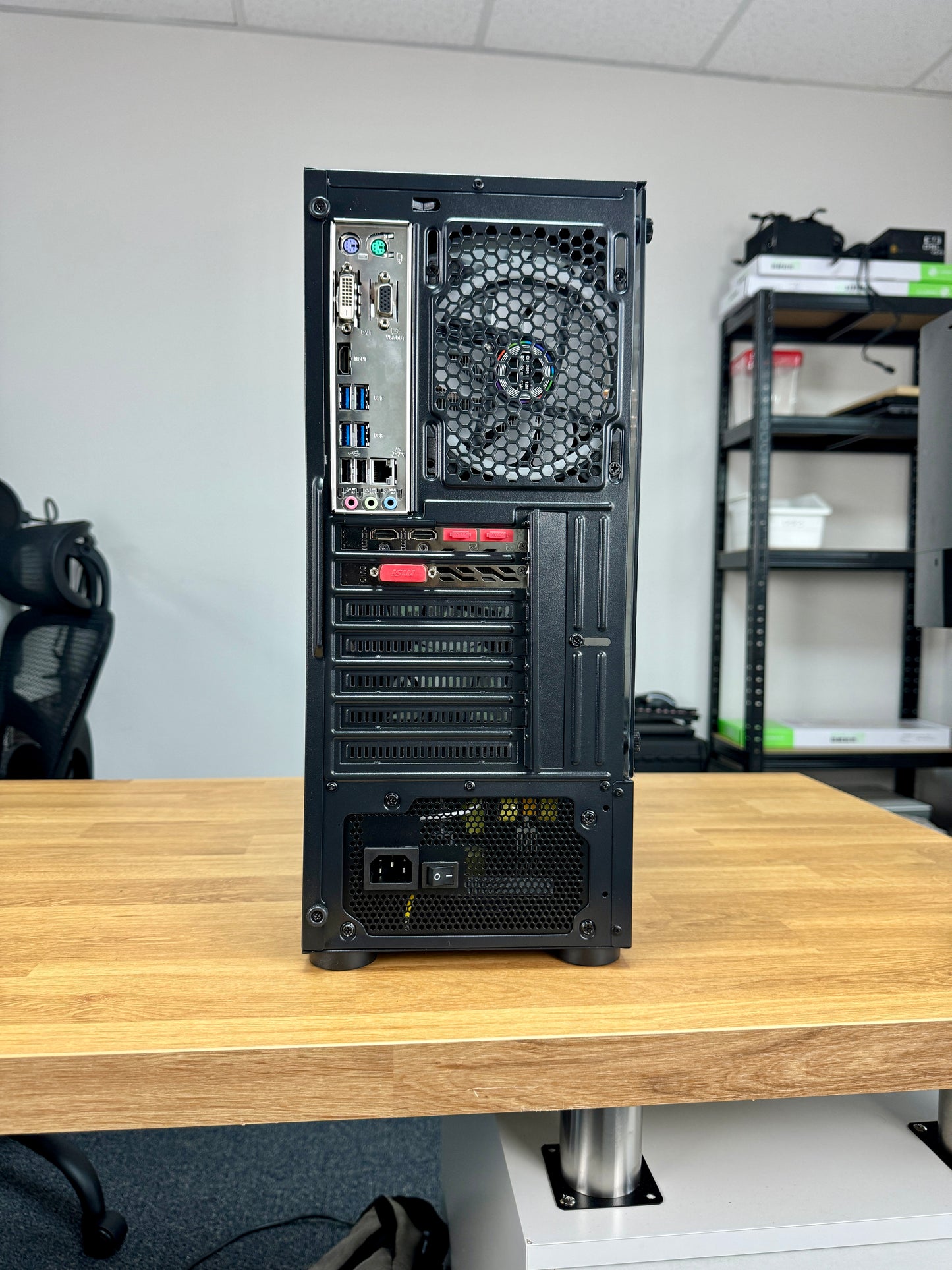 Intel i7 4790 + RX 580 8GB